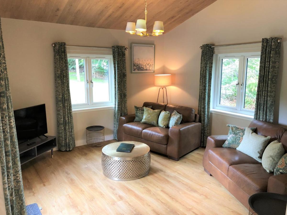 Breckland Lodge 2 With Hot Tub Belladrum Esterno foto